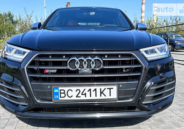 Чорний Ауді SQ5, об'ємом двигуна 3 л та пробігом 105 тис. км за 32000 $, фото 1 на Automoto.ua