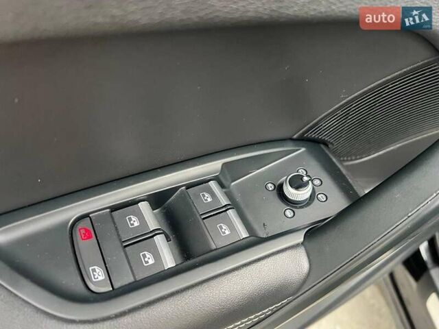 Чорний Ауді SQ5, об'ємом двигуна 3 л та пробігом 153 тис. км за 33990 $, фото 16 на Automoto.ua