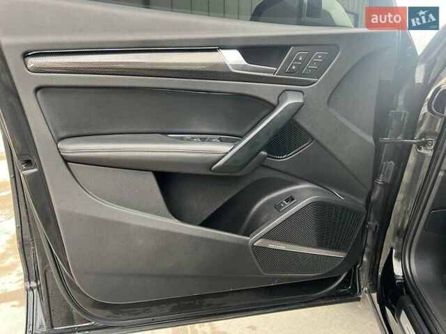Чорний Ауді SQ5, об'ємом двигуна 3 л та пробігом 153 тис. км за 33990 $, фото 15 на Automoto.ua