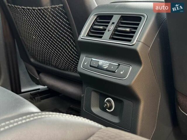 Чорний Ауді SQ5, об'ємом двигуна 3 л та пробігом 155 тис. км за 33690 $, фото 30 на Automoto.ua