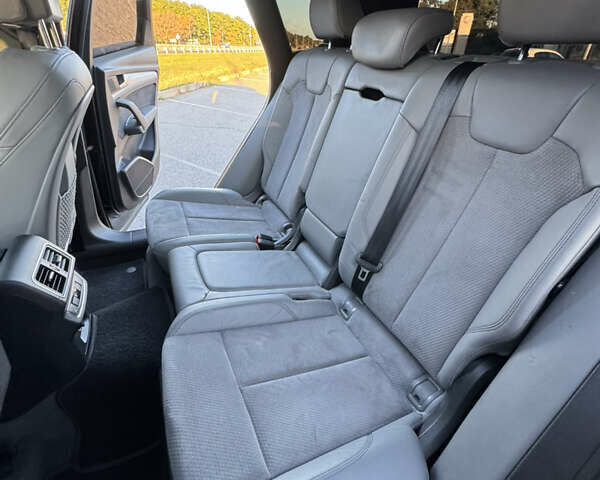 Чорний Ауді SQ5, об'ємом двигуна 3 л та пробігом 152 тис. км за 33500 $, фото 9 на Automoto.ua