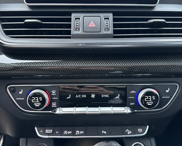 Черный Ауди SQ5, объемом двигателя 3 л и пробегом 121 тыс. км за 29200 $, фото 24 на Automoto.ua