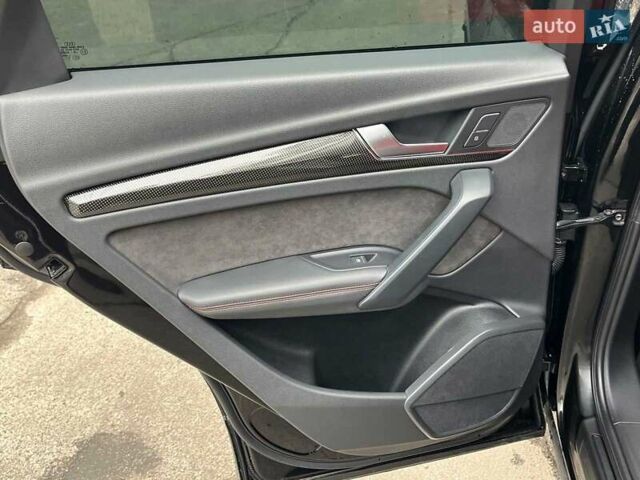 Чорний Ауді SQ5, об'ємом двигуна 3 л та пробігом 99 тис. км за 34940 $, фото 28 на Automoto.ua