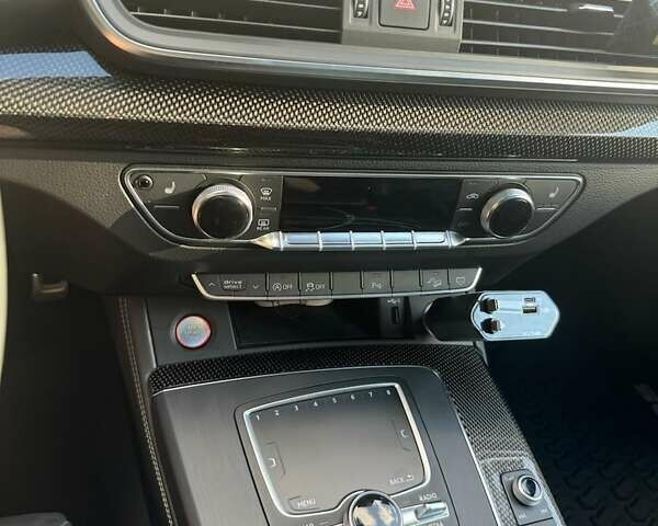 Чорний Ауді SQ5, об'ємом двигуна 3 л та пробігом 98 тис. км за 30000 $, фото 20 на Automoto.ua