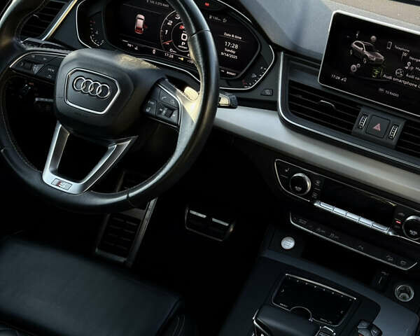 Чорний Ауді SQ5, об'ємом двигуна 3 л та пробігом 81 тис. км за 32000 $, фото 4 на Automoto.ua