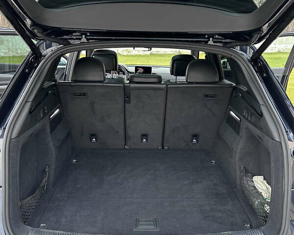 Черный Ауди SQ5, объемом двигателя 3 л и пробегом 121 тыс. км за 29200 $, фото 26 на Automoto.ua