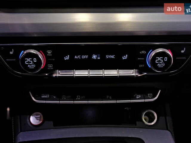 Чорний Ауді SQ5, об'ємом двигуна 3 л та пробігом 83 тис. км за 31900 $, фото 25 на Automoto.ua