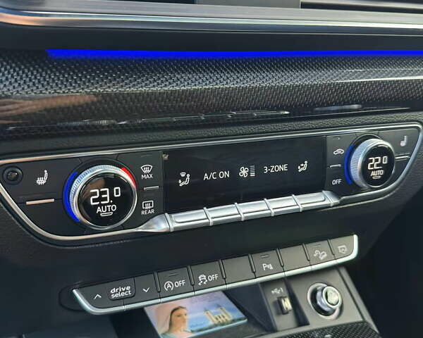 Черный Ауди SQ5, объемом двигателя 3 л и пробегом 98 тыс. км за 38000 $, фото 20 на Automoto.ua