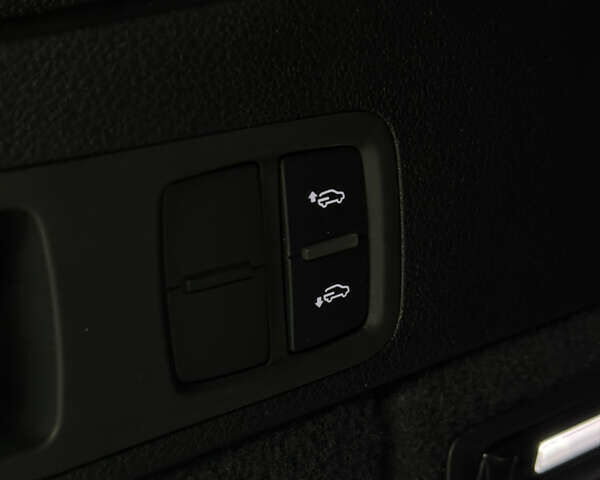 Черный Ауди SQ5, объемом двигателя 3 л и пробегом 113 тыс. км за 29400 $, фото 26 на Automoto.ua