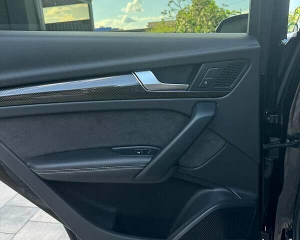 Чорний Ауді SQ5, об'ємом двигуна 3 л та пробігом 98 тис. км за 30000 $, фото 11 на Automoto.ua