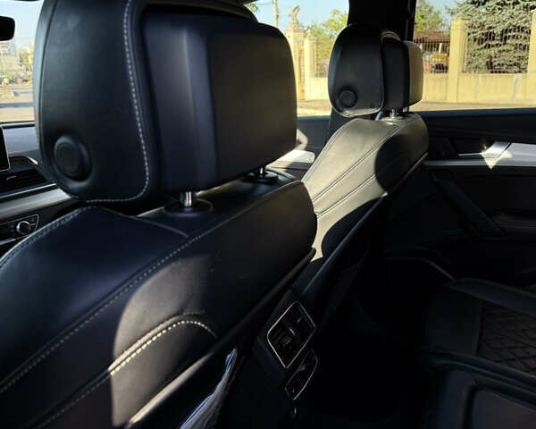 Чорний Ауді SQ5, об'ємом двигуна 3 л та пробігом 81 тис. км за 32000 $, фото 19 на Automoto.ua