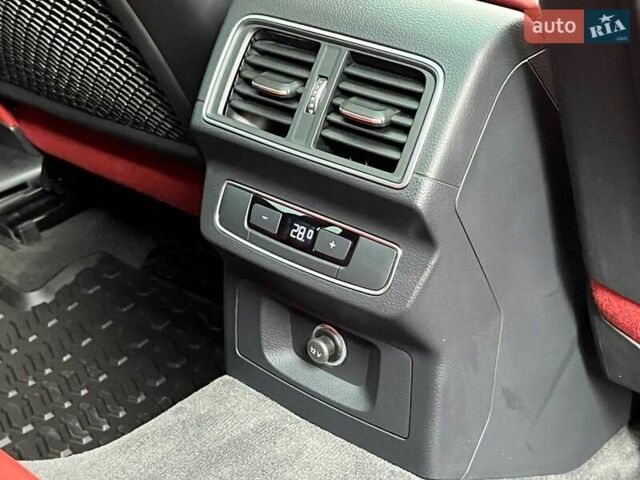 Чорний Ауді SQ5, об'ємом двигуна 3 л та пробігом 99 тис. км за 34940 $, фото 27 на Automoto.ua