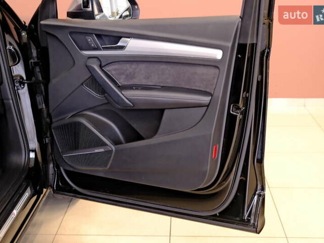 Чорний Ауді SQ5, об'ємом двигуна 3 л та пробігом 83 тис. км за 31900 $, фото 47 на Automoto.ua