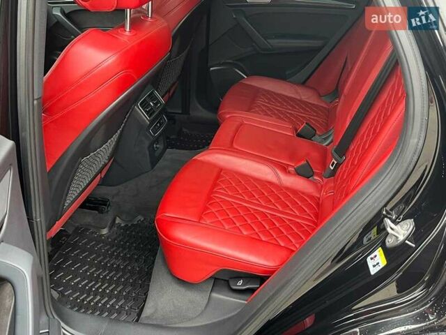 Чорний Ауді SQ5, об'ємом двигуна 3 л та пробігом 99 тис. км за 34940 $, фото 29 на Automoto.ua