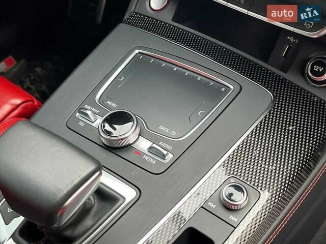 Чорний Ауді SQ5, об'ємом двигуна 3 л та пробігом 99 тис. км за 34940 $, фото 18 на Automoto.ua
