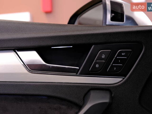 Чорний Ауді SQ5, об'ємом двигуна 3 л та пробігом 83 тис. км за 31900 $, фото 22 на Automoto.ua