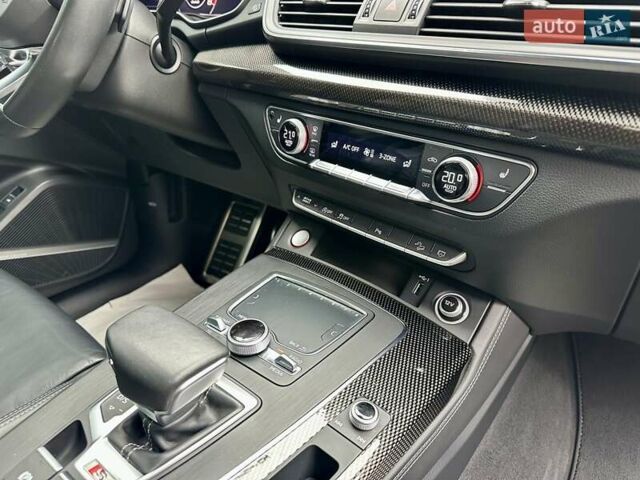 Чорний Ауді SQ5, об'ємом двигуна 3 л та пробігом 128 тис. км за 39950 $, фото 43 на Automoto.ua