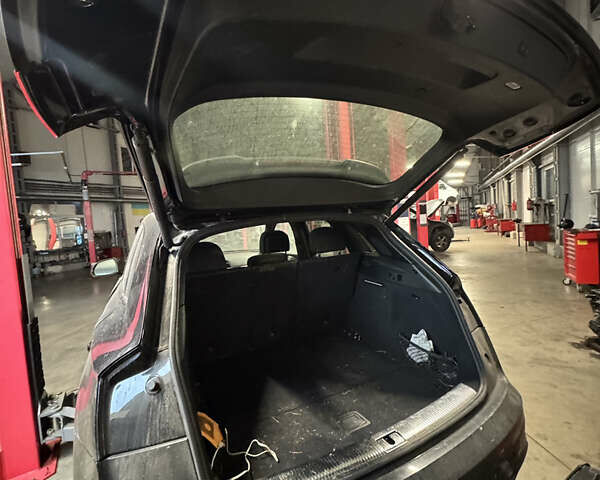 Черный Ауди SQ5, объемом двигателя 3 л и пробегом 50 тыс. км за 25000 $, фото 7 на Automoto.ua