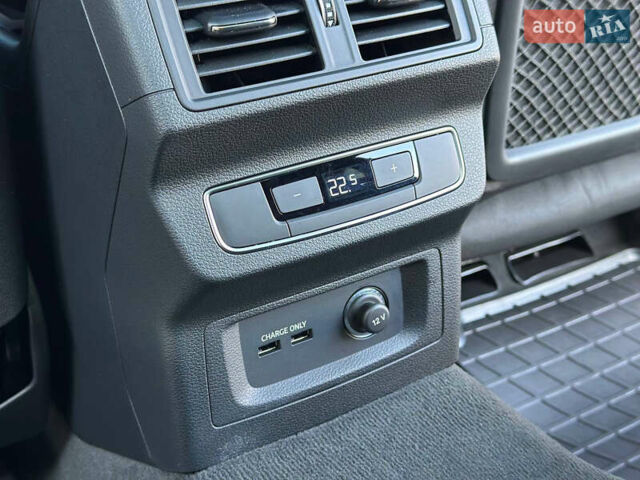 Чорний Ауді SQ5, об'ємом двигуна 3 л та пробігом 48 тис. км за 46999 $, фото 33 на Automoto.ua