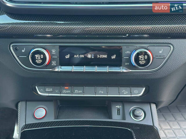 Чорний Ауді SQ5, об'ємом двигуна 3 л та пробігом 48 тис. км за 46999 $, фото 21 на Automoto.ua