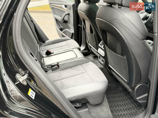 Чорний Ауді SQ5, об'ємом двигуна 3 л та пробігом 25 тис. км за 46500 $, фото 26 на Automoto.ua