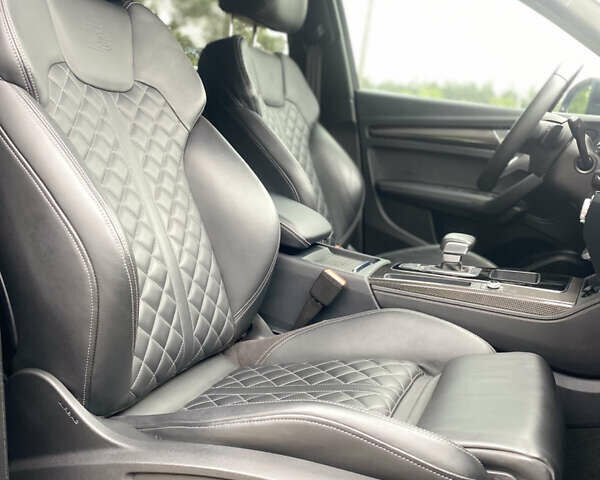 Чорний Ауді SQ5, об'ємом двигуна 3 л та пробігом 13 тис. км за 49900 $, фото 30 на Automoto.ua