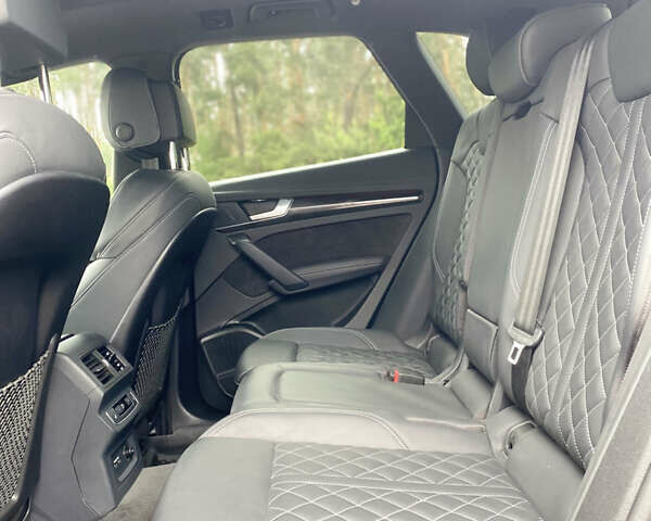 Чорний Ауді SQ5, об'ємом двигуна 3 л та пробігом 13 тис. км за 49900 $, фото 22 на Automoto.ua
