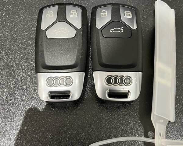 Красный Ауди SQ5, объемом двигателя 3 л и пробегом 65 тыс. км за 41000 $, фото 76 на Automoto.ua