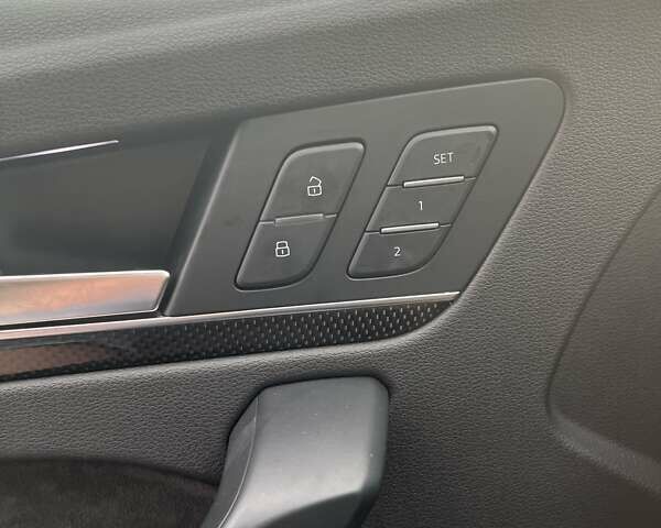 Красный Ауди SQ5, объемом двигателя 3 л и пробегом 65 тыс. км за 41000 $, фото 34 на Automoto.ua