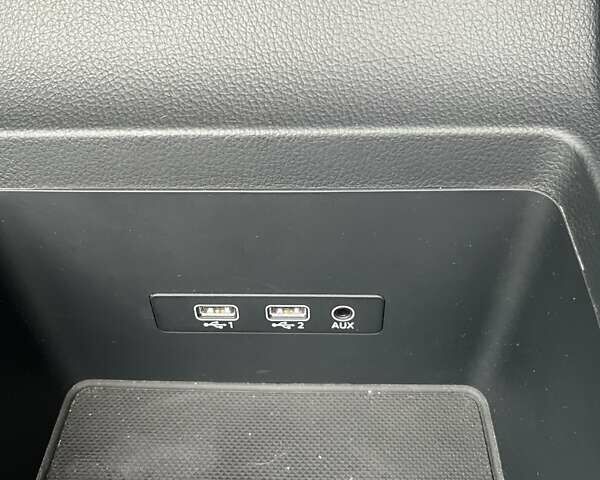 Красный Ауди SQ5, объемом двигателя 3 л и пробегом 65 тыс. км за 41000 $, фото 40 на Automoto.ua