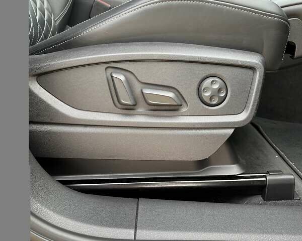 Красный Ауди SQ5, объемом двигателя 3 л и пробегом 65 тыс. км за 41000 $, фото 68 на Automoto.ua