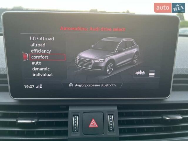 Красный Ауди SQ5, объемом двигателя 3 л и пробегом 65 тыс. км за 41000 $, фото 50 на Automoto.ua