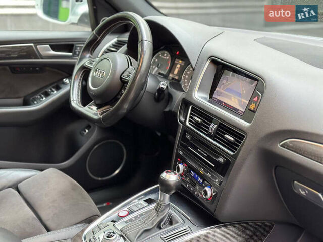 Серый Ауди SQ5, объемом двигателя 3 л и пробегом 180 тыс. км за 18000 $, фото 22 на Automoto.ua