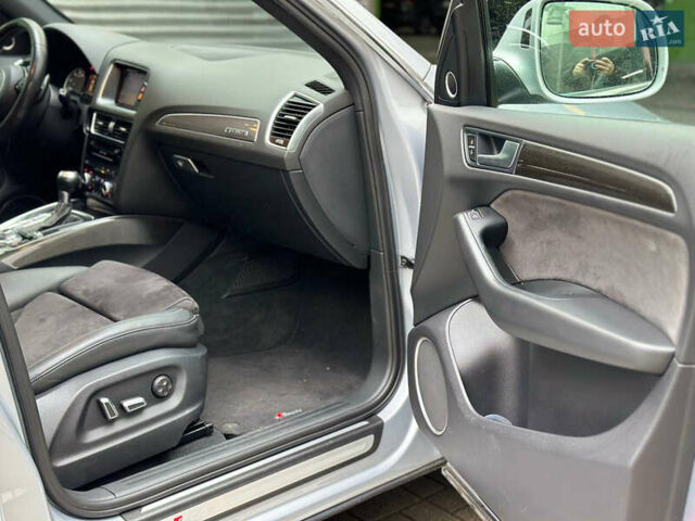 Серый Ауди SQ5, объемом двигателя 3 л и пробегом 180 тыс. км за 18000 $, фото 24 на Automoto.ua