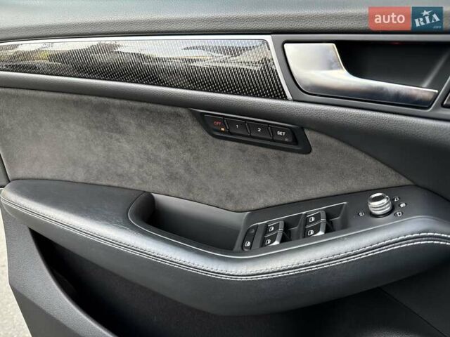 Серый Ауди SQ5, объемом двигателя 3 л и пробегом 129 тыс. км за 24900 $, фото 2 на Automoto.ua