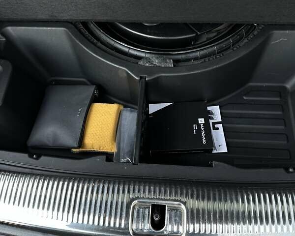 Сірий Ауді SQ5, об'ємом двигуна 3 л та пробігом 123 тис. км за 19900 $, фото 35 на Automoto.ua