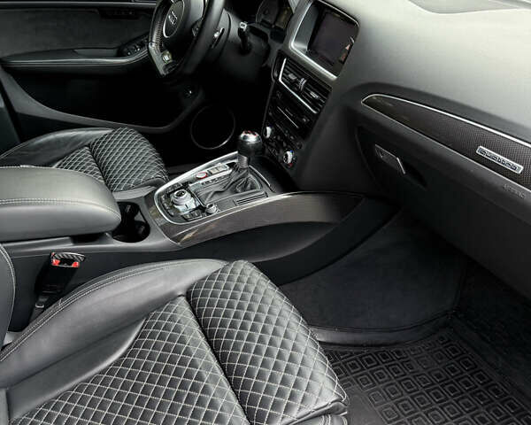 Серый Ауди SQ5, объемом двигателя 3 л и пробегом 199 тыс. км за 21500 $, фото 12 на Automoto.ua