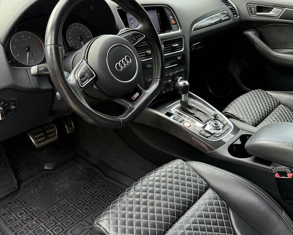 Серый Ауди SQ5, объемом двигателя 3 л и пробегом 199 тыс. км за 21500 $, фото 26 на Automoto.ua