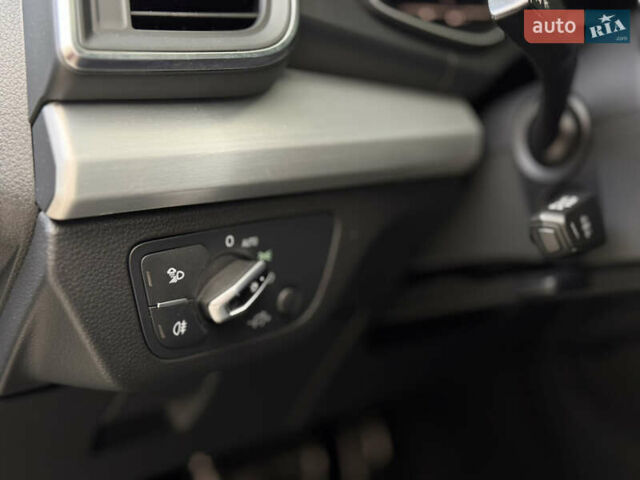 Серый Ауди SQ5, объемом двигателя 3 л и пробегом 159 тыс. км за 32000 $, фото 24 на Automoto.ua