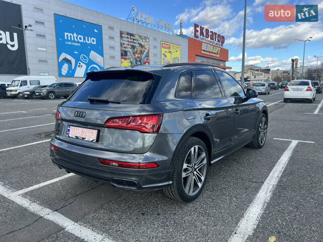 Сірий Ауді SQ5, об'ємом двигуна 3 л та пробігом 142 тис. км за 32500 $, фото 5 на Automoto.ua