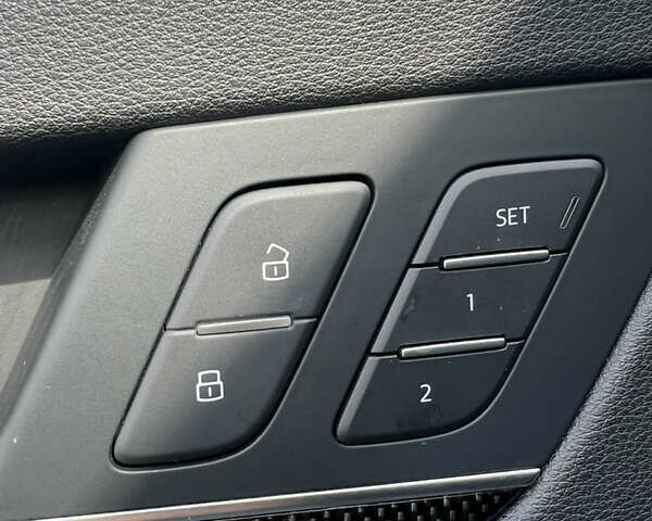 Сірий Ауді SQ5, об'ємом двигуна 3 л та пробігом 142 тис. км за 32500 $, фото 17 на Automoto.ua