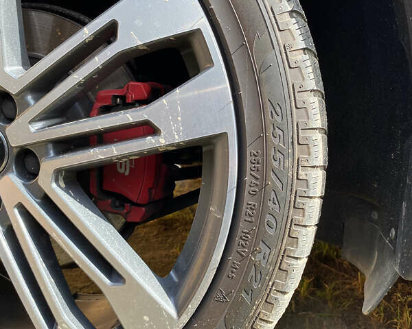 Сірий Ауді SQ5, об'ємом двигуна 3 л та пробігом 142 тис. км за 29300 $, фото 16 на Automoto.ua