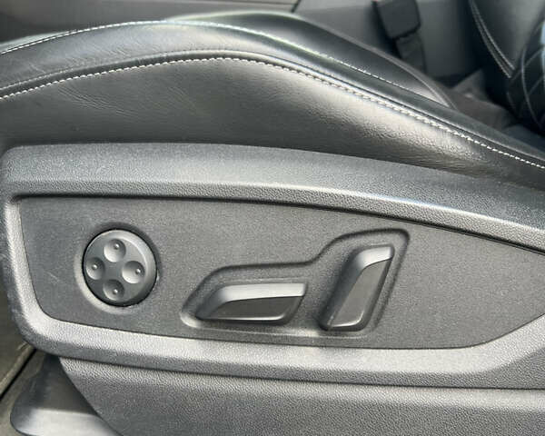 Сірий Ауді SQ5, об'ємом двигуна 3 л та пробігом 142 тис. км за 32500 $, фото 16 на Automoto.ua