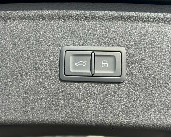 Сірий Ауді SQ5, об'ємом двигуна 3 л та пробігом 142 тис. км за 32500 $, фото 11 на Automoto.ua