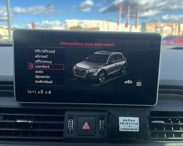 Сірий Ауді SQ5, об'ємом двигуна 3 л та пробігом 142 тис. км за 32500 $, фото 26 на Automoto.ua