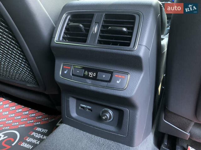 Сірий Ауді SQ5, об'ємом двигуна 3 л та пробігом 69 тис. км за 41999 $, фото 51 на Automoto.ua
