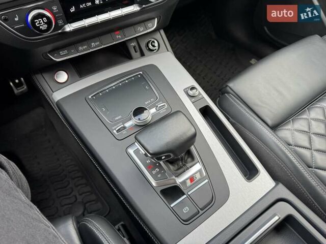 Серый Ауди SQ5, объемом двигателя 3 л и пробегом 81 тыс. км за 28200 $, фото 17 на Automoto.ua