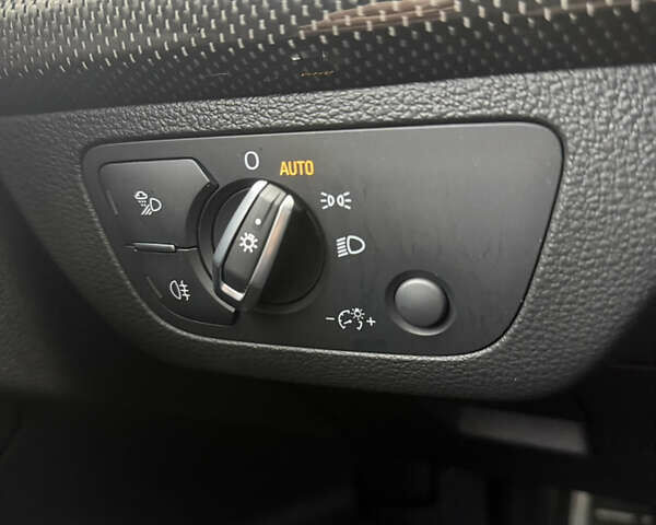 Ауди SQ5 2018 в Теплике на Automoto.ua Серый Ауди SQ5, объемом двигателя 3 л и пробегом 134 тыс. км за 27200 $, фото 23 на Automoto.ua