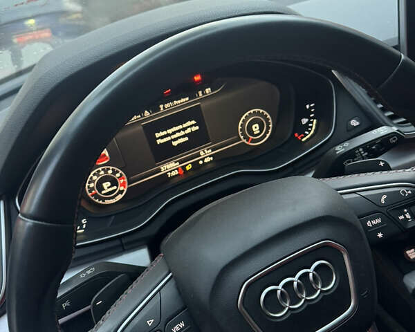 Сірий Ауді SQ5, об'ємом двигуна 3 л та пробігом 60 тис. км за 27500 $, фото 2 на Automoto.ua