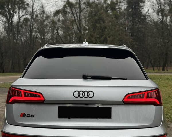 Сірий Ауді SQ5, об'ємом двигуна 3 л та пробігом 45 тис. км за 25999 $, фото 6 на Automoto.ua